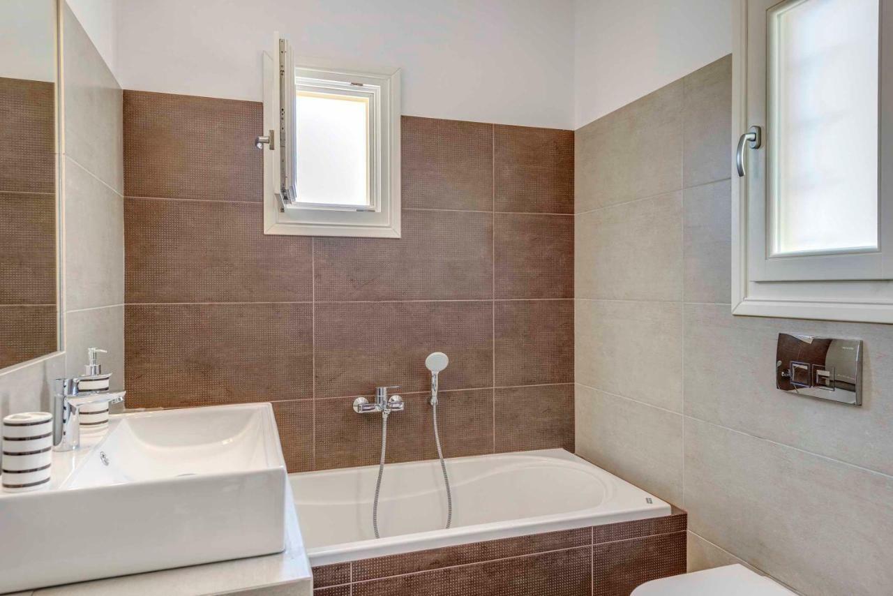 Villa Alba In Syros With Private Jacuzzi Azolimnos Extérieur photo