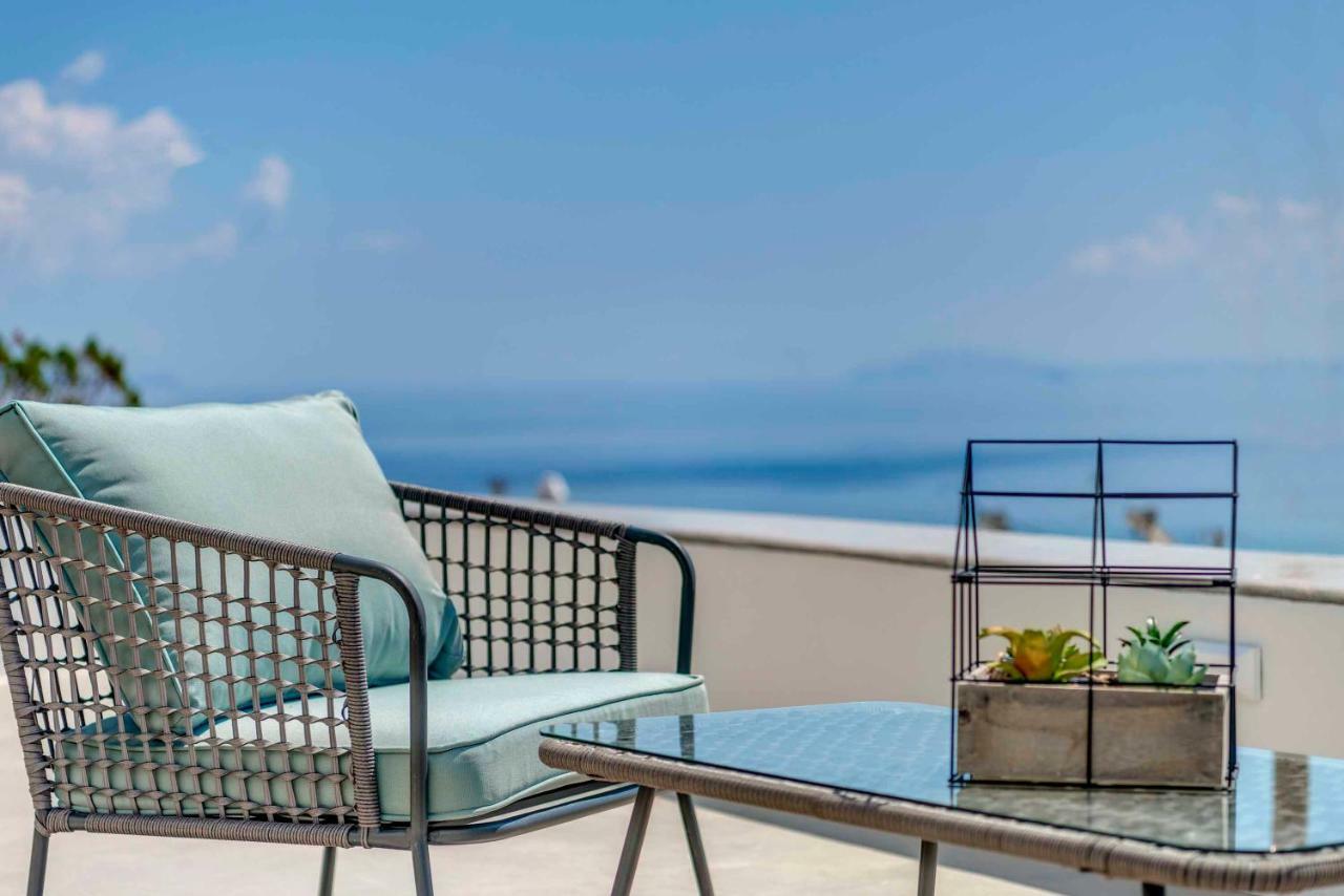 Villa Alba In Syros With Private Jacuzzi Azolimnos Extérieur photo